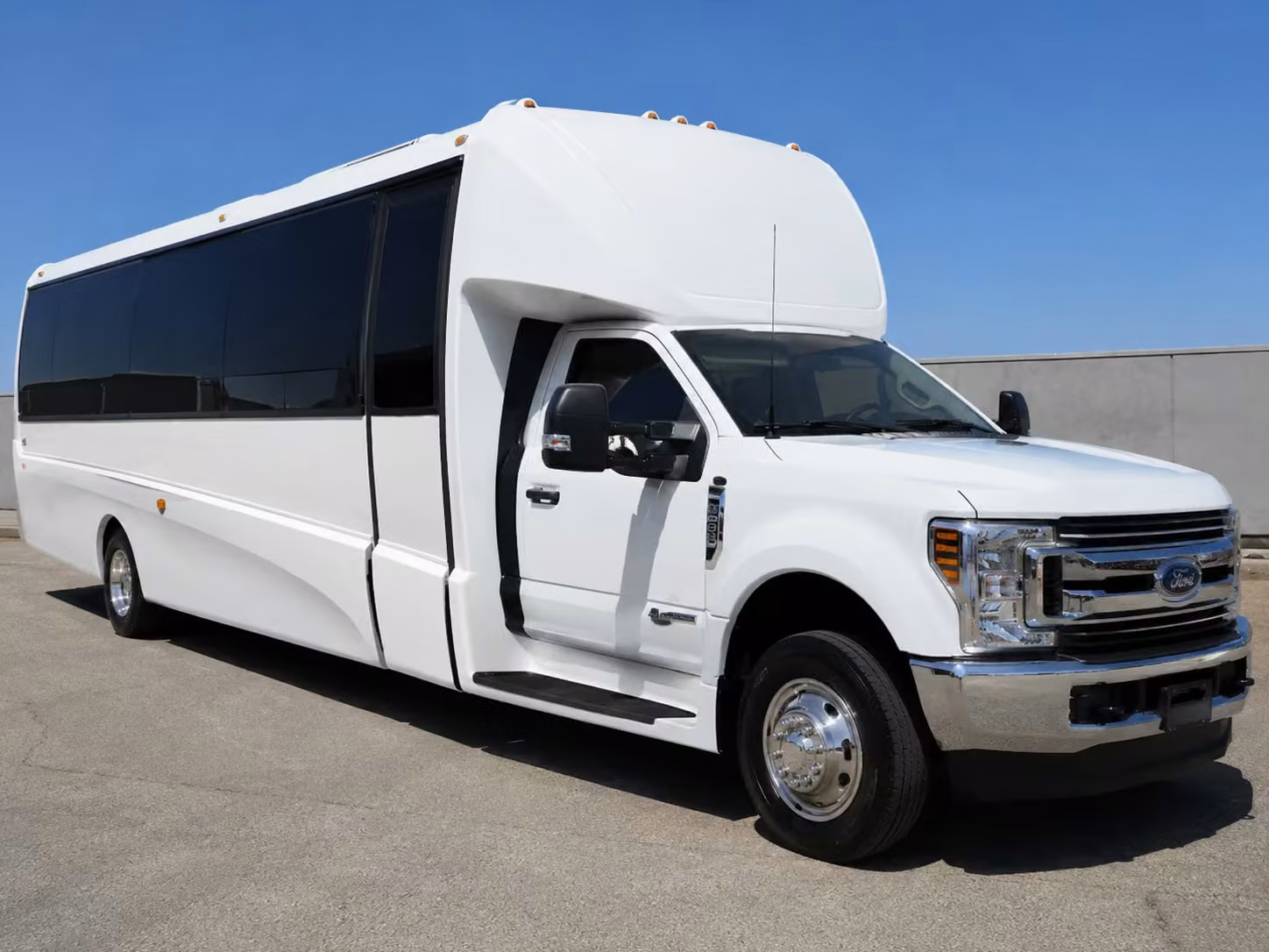 15 passenger minibus