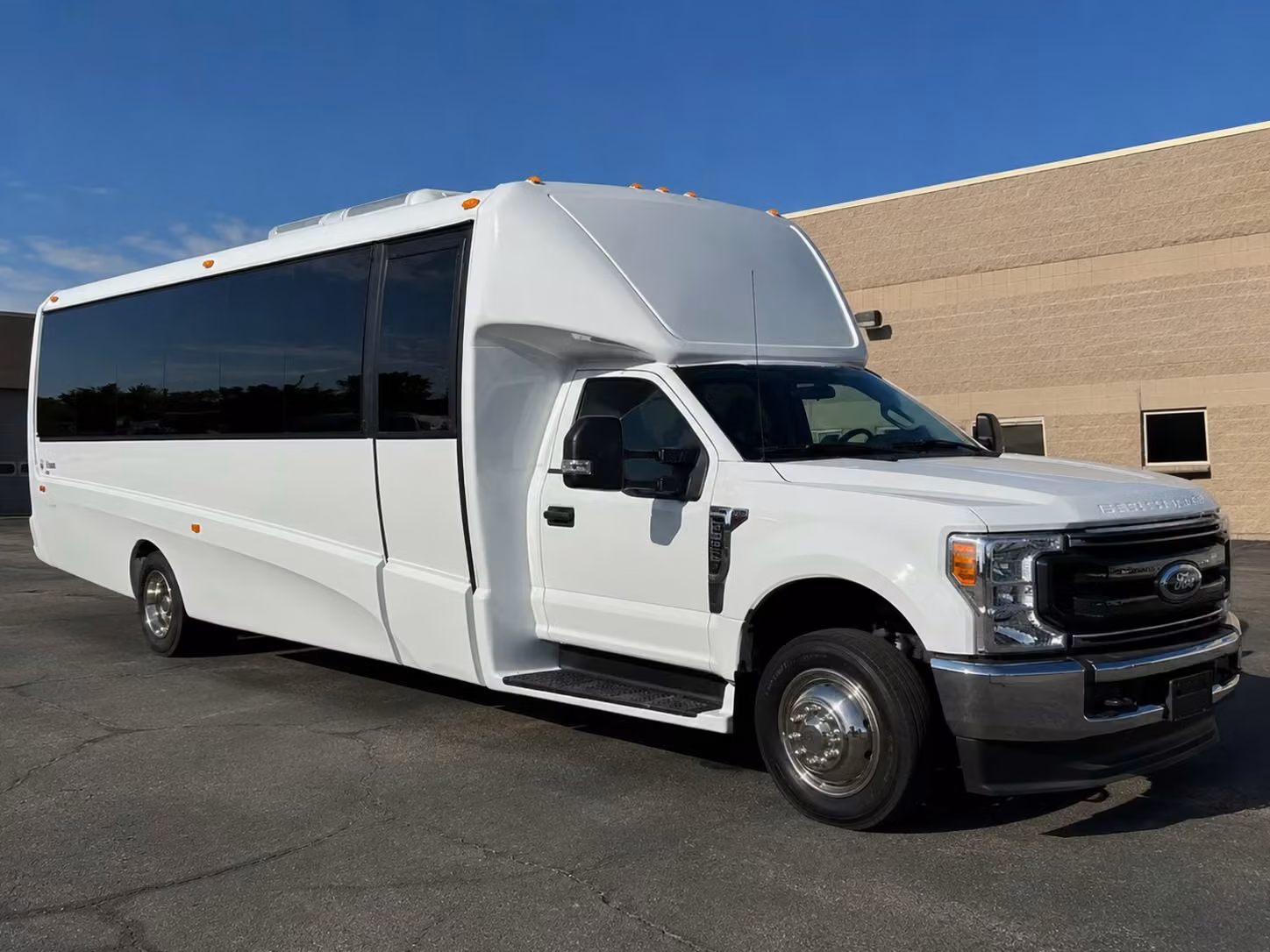 minibus rentals for petaluma farms ranches and local sonoma county destinations