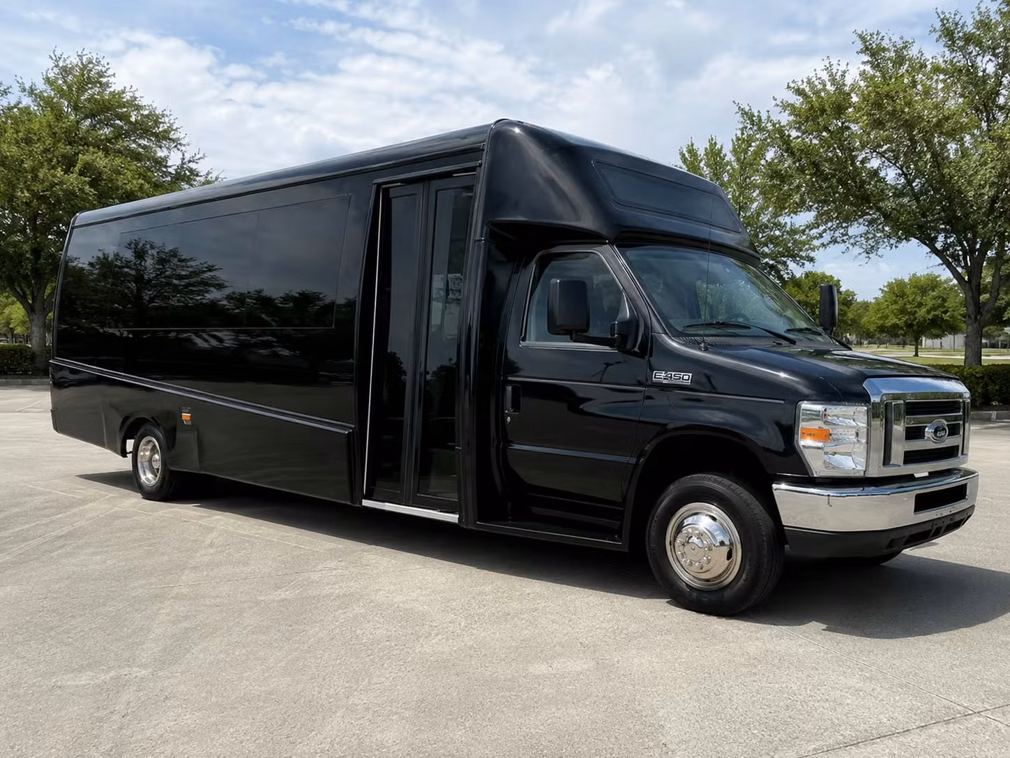 petaluma 20 passenger minibus rental